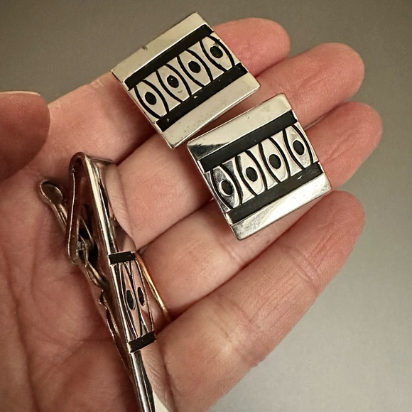 Cuff links and tie clip in silver Native American design. 3 piece vintage set - Picture 14 of 15